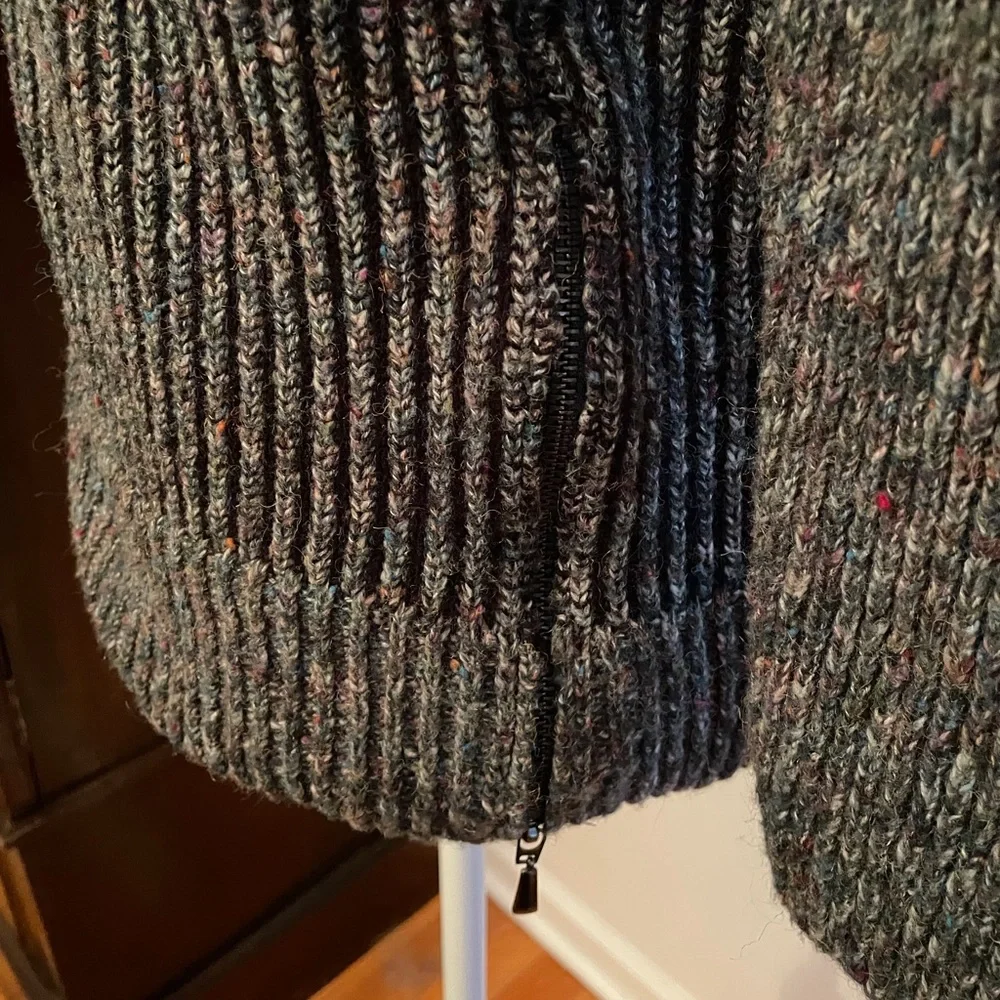 Sweater size S, green gray ribbed tweed turtleneck